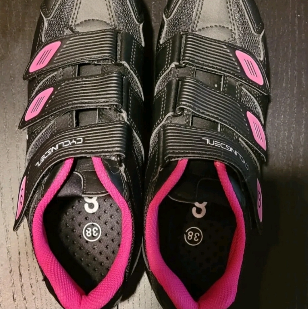 Cyclingdeal Bicycle Road Bike Universal Cleat Mount Women's Cycling Shoes